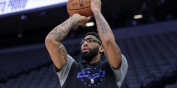 Anthony Davis reportedly dealt by Mavericks a year after Lakers traded him for Luka Doncic
