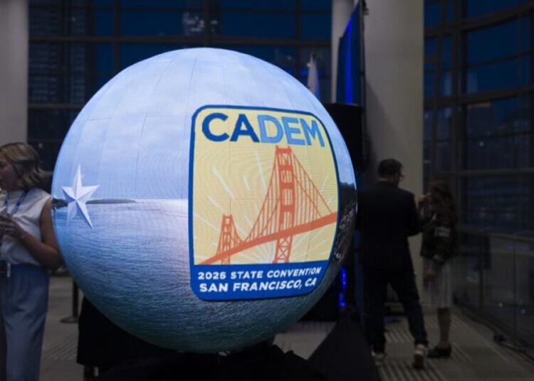 Democrats’ fear rising that too many candidates in governor’s race could lead to a Republican victory