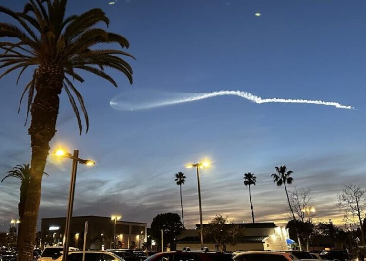 Southern California sky is lit up by Valentine’s Day SpaceX launch