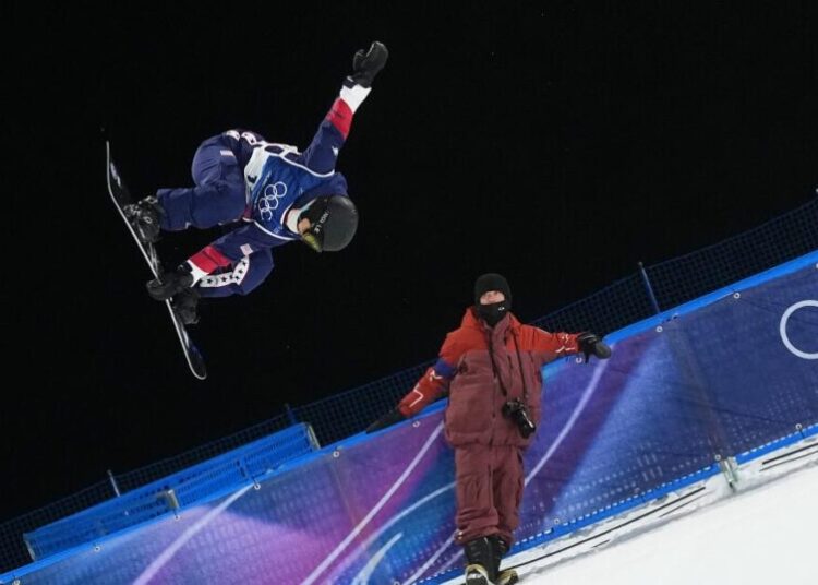 Chloe Kim ready to defend Olympic snowboard title with just one healthy shoulder