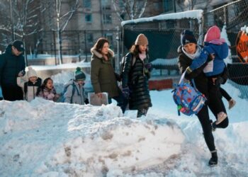 Northeast U.S. digs out from brutal snowstorm that disrupted flights and canceled school