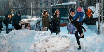 Northeast U.S. digs out from brutal snowstorm that disrupted flights and canceled school