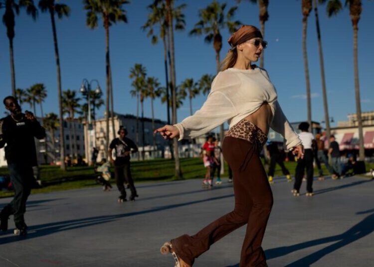 ‘Dramatic’ rise in temperatures across L.A. during mini February heat wave: How long will it last?