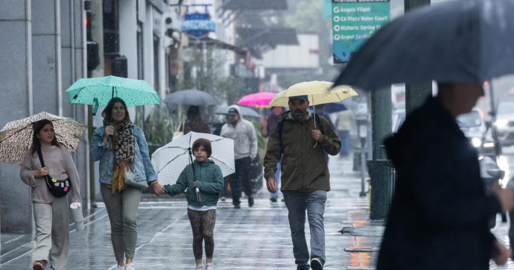 L.A.’s warm stretch to end; cooler weather and showers are on the way, forecasters say