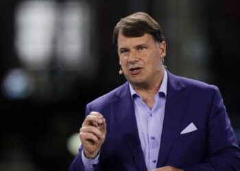 Ford CEO pitched Chinese joint ventures to Trump administration officials