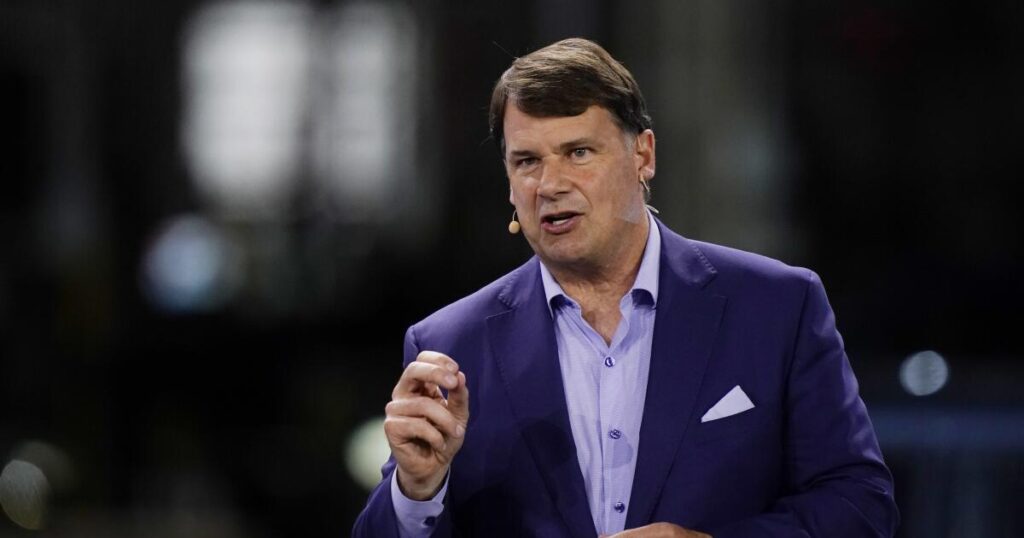 Ford CEO pitched Chinese joint ventures to Trump administration officials