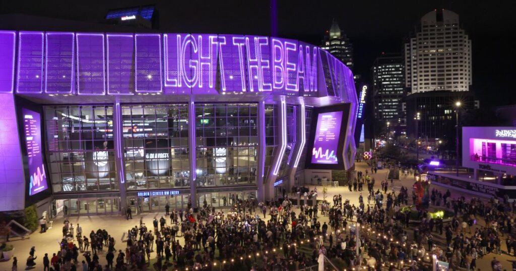 MLB owners: A salary cap will save teams in small markets. Sacramento: Nope.