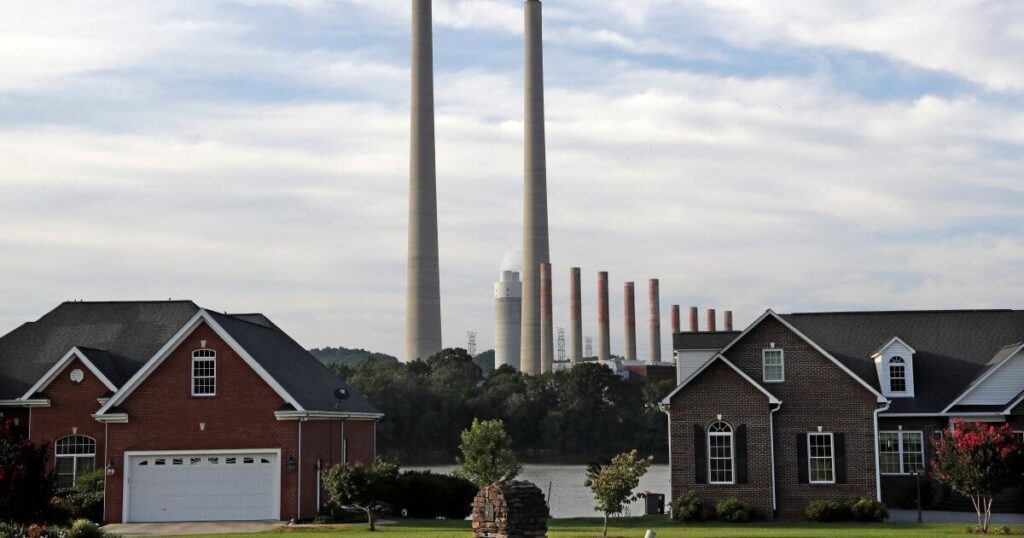 Largest public utility in U.S. now says it doesn’t want to close two coal-fired plants
