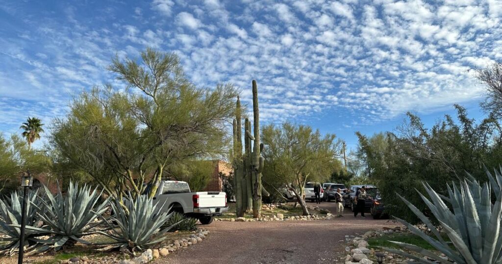 Nancy Guthrie’s garage door closed, and the 14-hour mystery over her abduction began