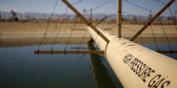 Blending hydrogen into gas pipelines would enrich utilities and harm Californians