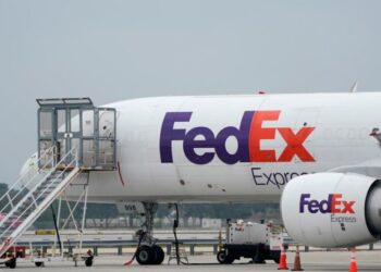 FedEx joins other companies seeking refunds after tariffs are ruled illegal