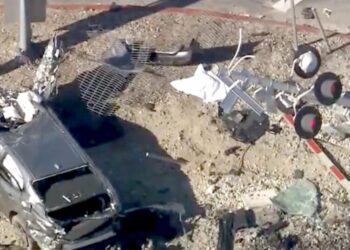 Metrolink train slams into car in Glendale, killing 1 person, hospitalizing 2