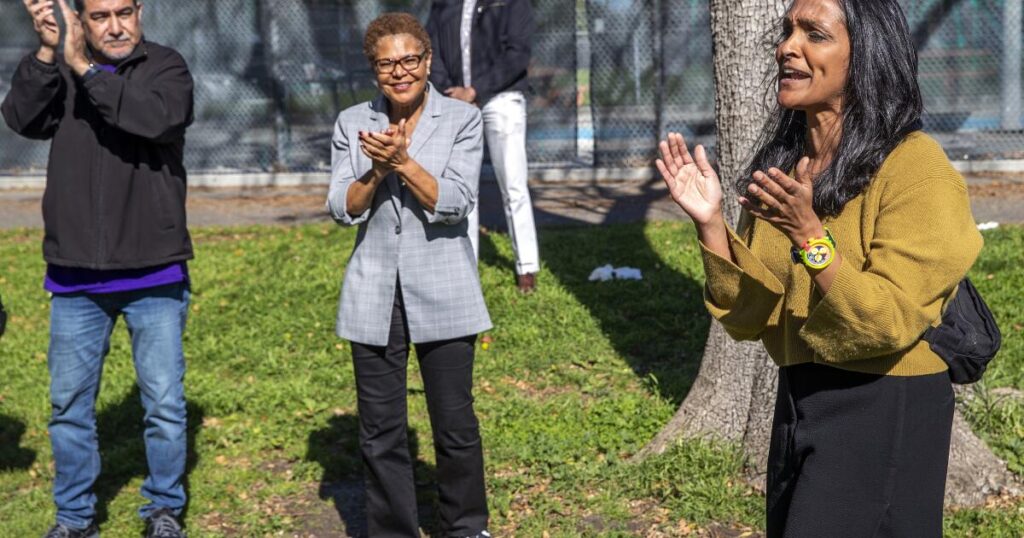 A political earthquake in mayor’s race makes election a referendum on L.A.’s future