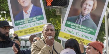 Black Altadena fire victims clash with Edison over compensation