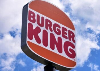 Burger King tests AI headsets that will know if employees say ‘welcome’ and ‘thank you’