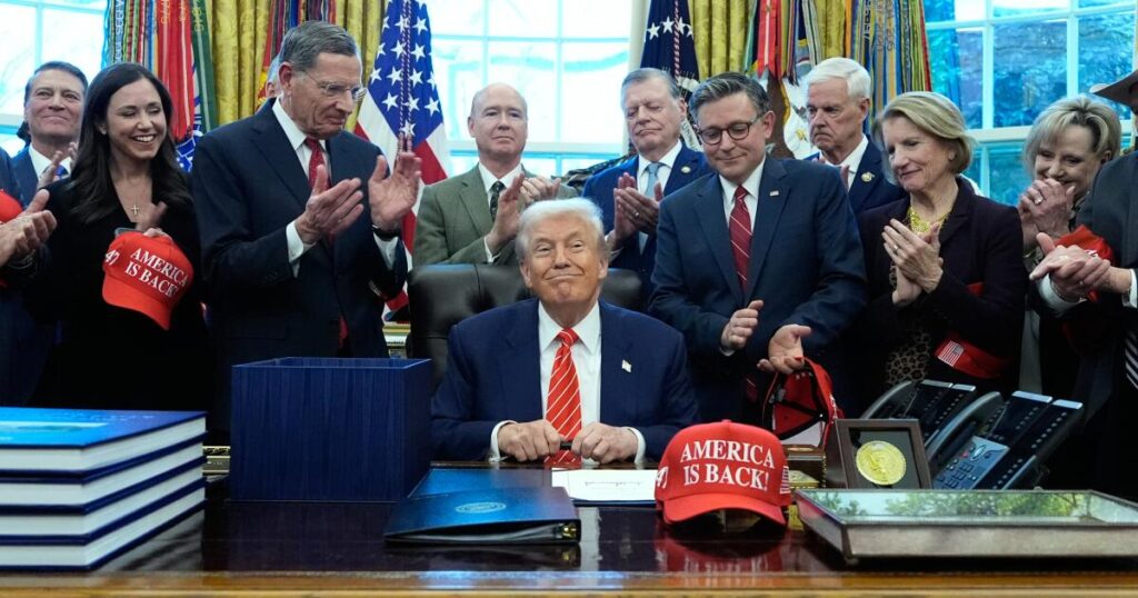 Democrats demand ‘dramatic changes’ for ICE regarding masks, cameras, judicial warrants