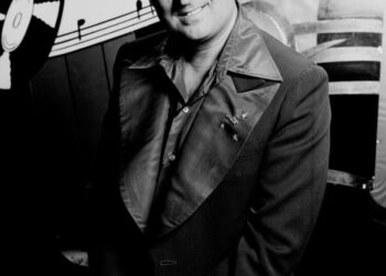 Neil Sedaka, songwriter and hitmaker over multiple generations, dies at 86