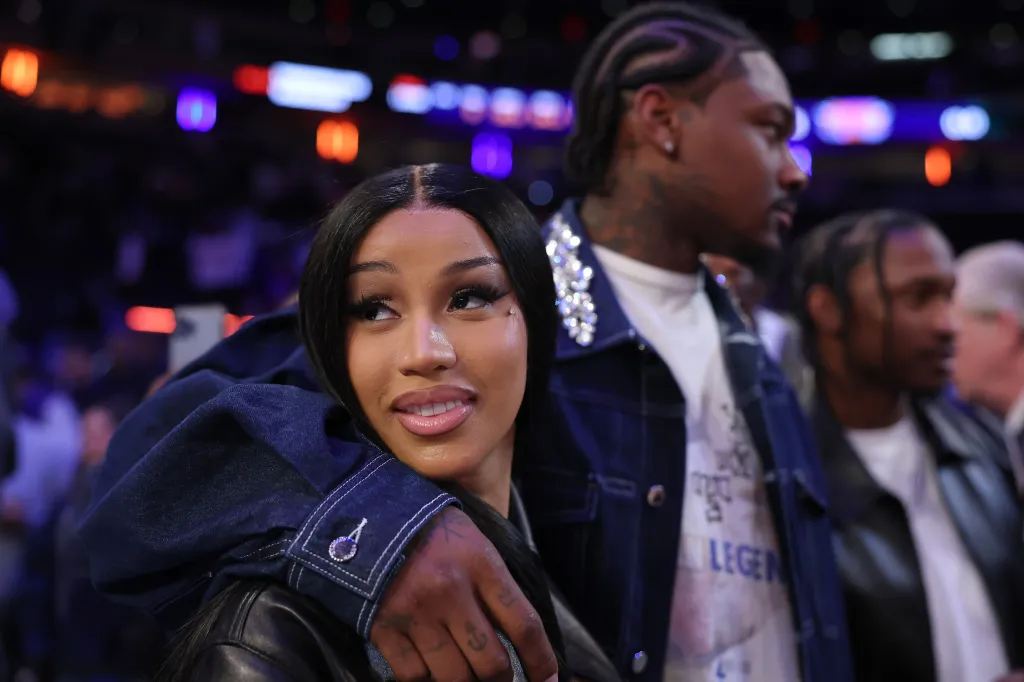 Rapper Cardi B and NFL Player Stefon Diggs at an NBA game.