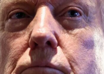 Trump calls for banishing House lawmaker over soaring stock portfolio