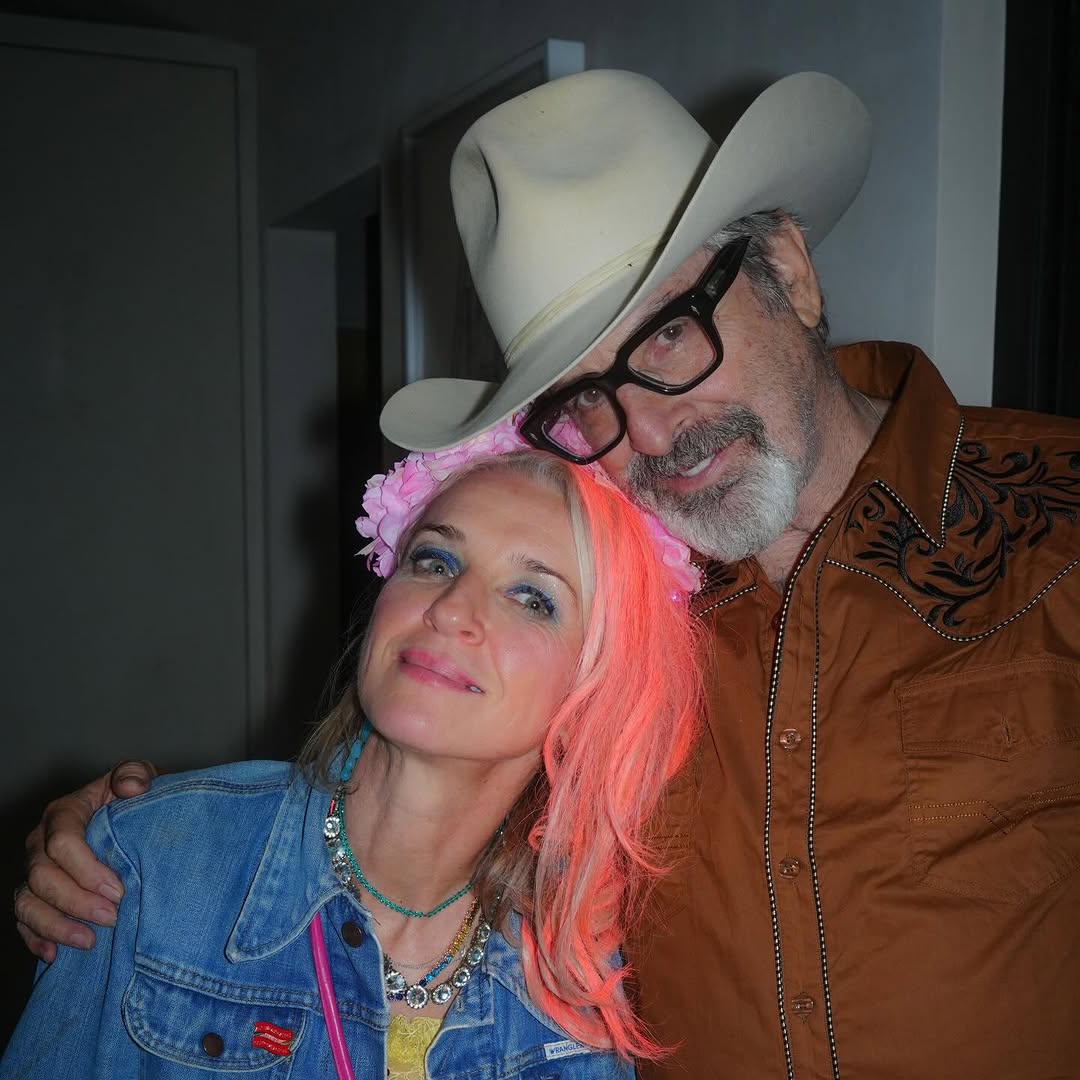 Robert, posing with the actress in a pic above, welcomed his eldest daughter with Susan Snyder.