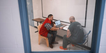 A New Lifeline Helps Inmates Transition to Life Out of Prison