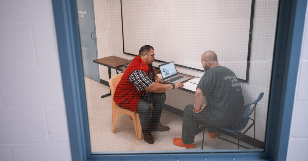 A New Lifeline Helps Inmates Transition to Life Out of Prison