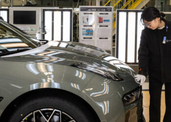 China’s Edge in an Oil Shock: Electric Cars and Renewables