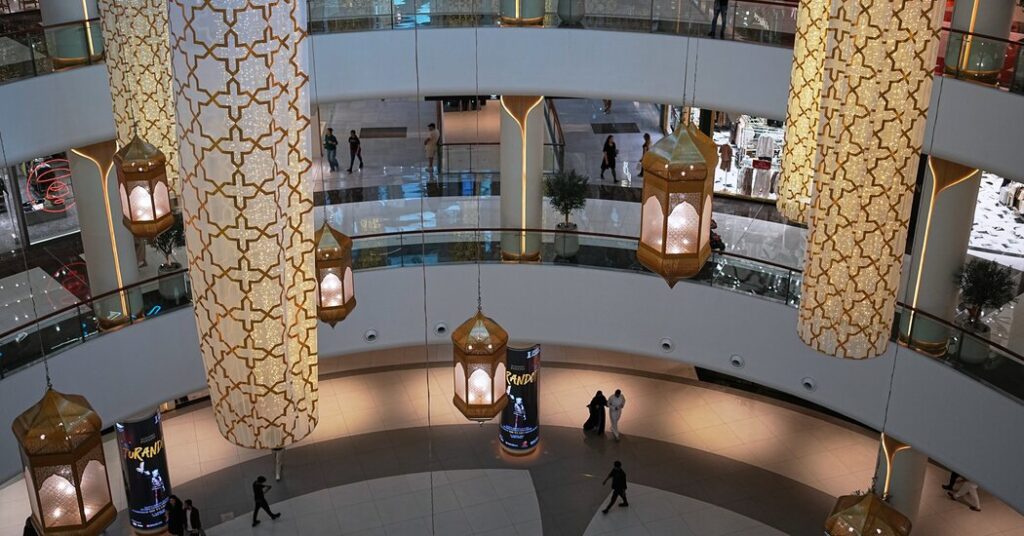 In Dubai, the World’s Luxury Brands Face a Wartime Crisis