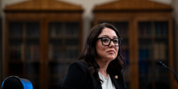 Labor Secretary Is a Rare Presence at Department in Turmoil