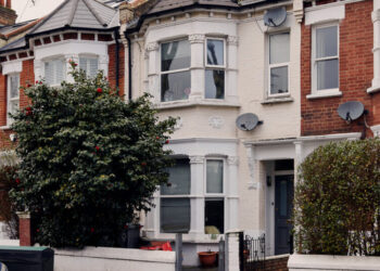 How to Afford Housing in London: Multiple Roommates, No Living Room