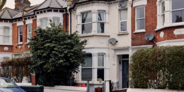 How to Afford Housing in London: Multiple Roommates, No Living Room