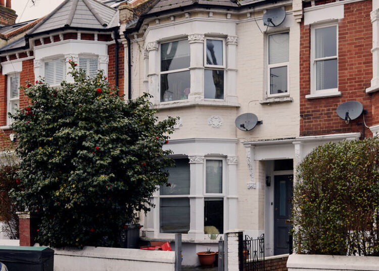 How to Afford Housing in London: Multiple Roommates, No Living Room