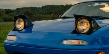 A Wink, a Nod or a Duck: The Secrets Behind Car Owners’ Secret Handshakes