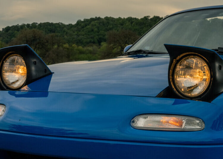 A Wink, a Nod or a Duck: The Secrets Behind Car Owners’ Secret Handshakes