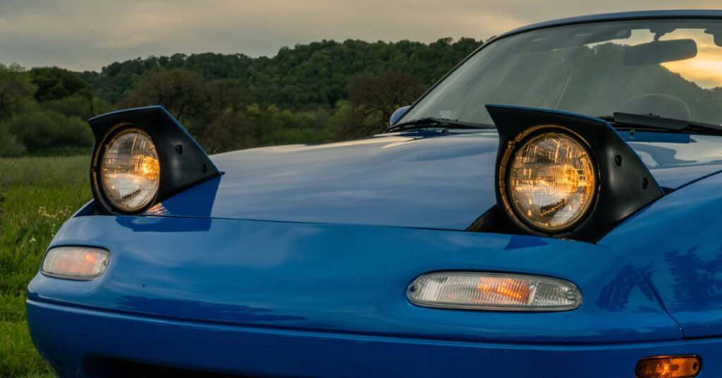 A Wink, a Nod or a Duck: The Secrets Behind Car Owners’ Secret Handshakes