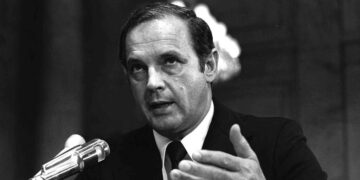 Alexander Butterfield, Who Revealed Nixon Tapes in Watergate Scandal, Dies at 99