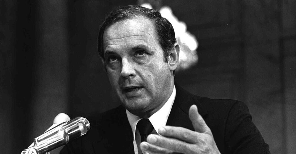 Alexander Butterfield, Who Revealed Nixon Tapes in Watergate Scandal, Dies at 99