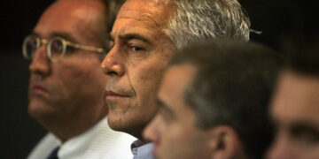 At Dinners, Over Jokes With Comedians, Epstein Honed His Networking