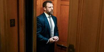 How Trump’s Homeland Security Pick, a Prolific Investor, Got a Lot Wealthier in Congress