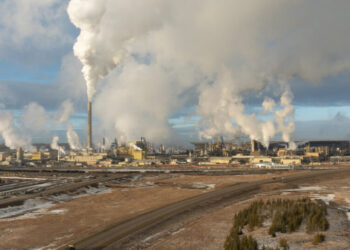 Cancer Haunts Neighbors of Canada’s Oil Sands Wastelands