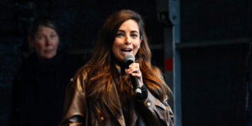 Actress Says She’s Found Her Secret Online Abuser: Her Husband