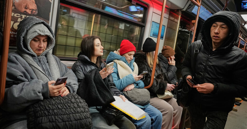 Putin’s Internet Blackout: A Chaotic Drive to Cut Off Russians From the World