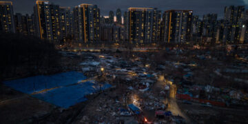 ‘Nowhere Else to Go’: The Squatters in the Richest Part of Seoul