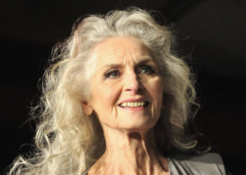Daphne Selfe, World’s Oldest Professional Model, Dies at 97