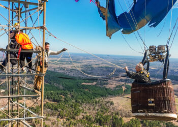 Harrowing Rescue at 900 Feet After Hot Air Balloon Strikes Tower