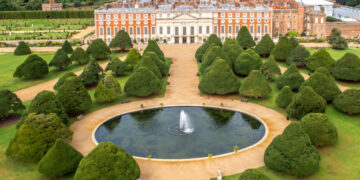 From ‘Secret’ Gardens to Royal Parks, London is Blooming