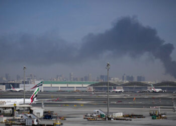 For Travelers Stuck in Dubai, ‘Chaos and Confusion’ and a Nervous Wait