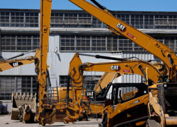 Sales of Heavy Equipment Fall Under Tariff Pressures