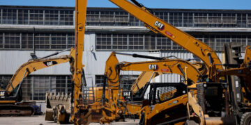 Sales of Heavy Equipment Fall Under Tariff Pressures