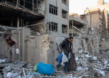 Trump Signals U.S. Is Prepared for Long War Against Iran